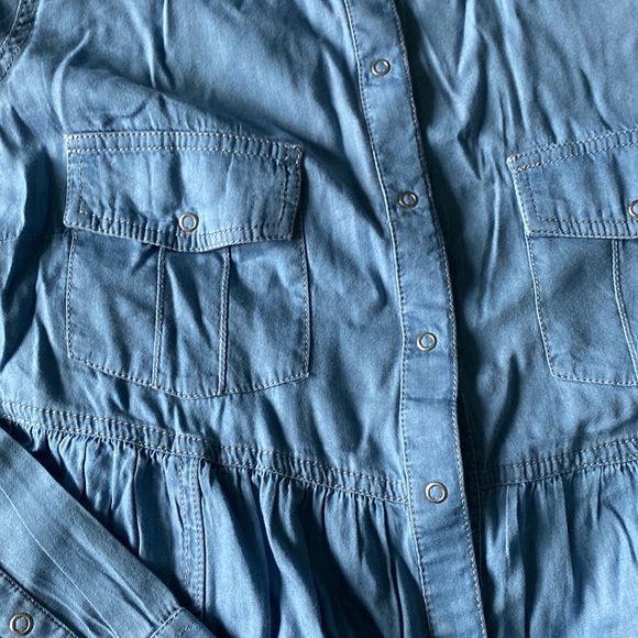 Adorable Jessica Simpson, snap denim maternity shirt *NWT* - Picture 3 of 3